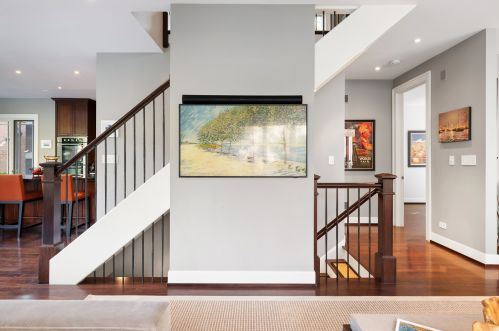 819 Castlewood Ter, Chicago IL  60640-4216 exterior