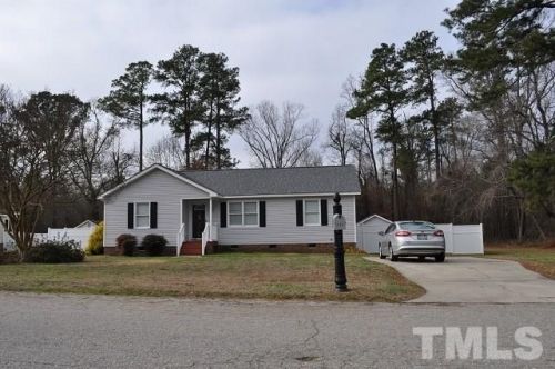 131 Garrett Dr, Zebulon, NC 27597-9467