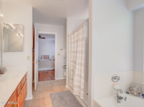 2124 Cathedral Rock Dr, Phoenix AZ 85045-1821 exterior