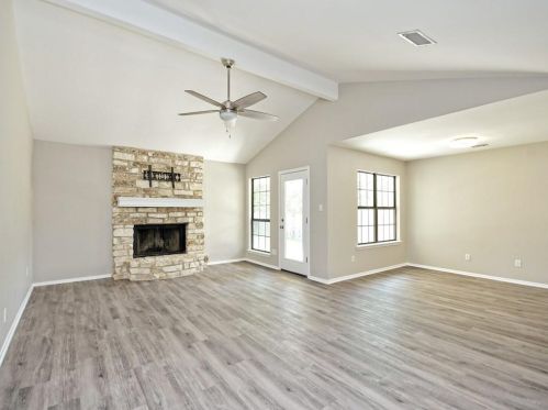 8302 Farmington Ct, Austin TX 78736-1744 exterior