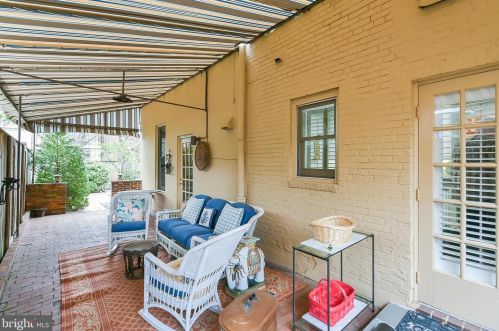 217 6 St, Washington DC 20003-1135 exterior