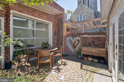 1527 Berks St, Philadelphia PA  19125-2801 exterior