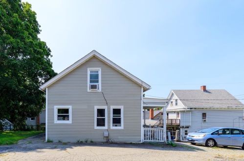 105 Cottage St, Killingly CT 06239-3026 exterior