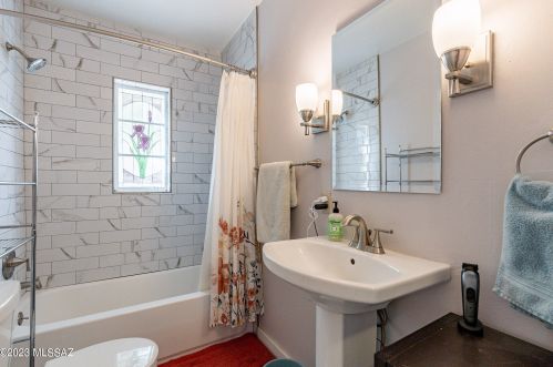 2221 2 St, Tucson AZ 85711-1058 exterior