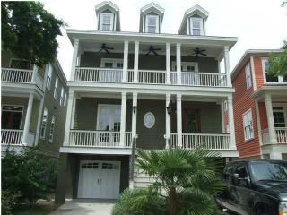 3036 Shore Dr, Charleston, SC 29407-5601