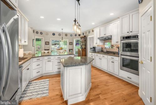 1049 Cider Press Ln, Quakertown PA 18951-5508 exterior