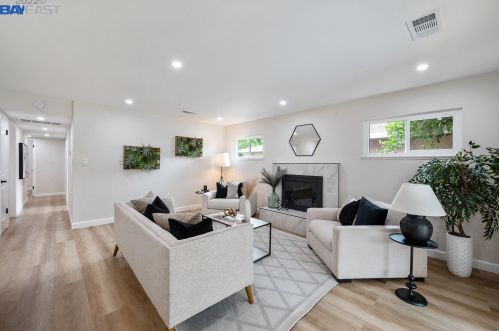 1143 Carey Dr, Concord CA 94520-4337 exterior