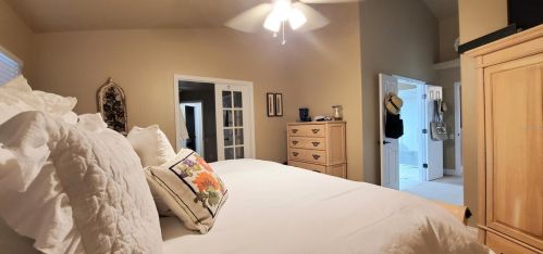 8519 Bay Springs Dr, Orlando FL  32819-4970 exterior