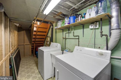 68 Elmwood Ave, Manor PA 19036-1927 exterior