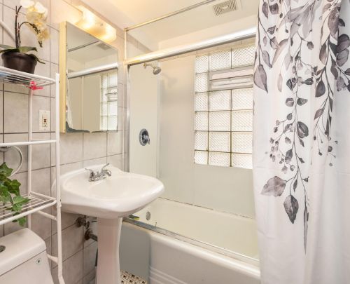 2828 48, Milwaukee WI 53210-1755 exterior