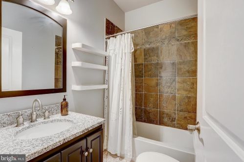 1034 4th St, Philadelphia PA  19147-4106 exterior