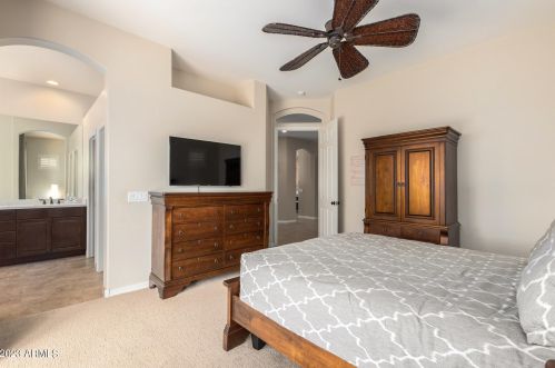 5255 Estevan Rd, Phoenix AZ 85054-7116 exterior