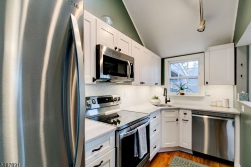 56 Glenside Trl, Sparta NJ  07871-1244 exterior