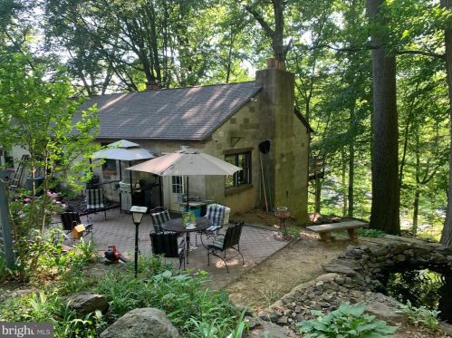 105 Old Pennell Rd, Media, PA 19063-5938