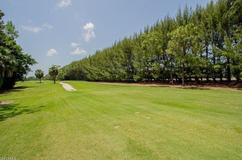 499 Forest Lakes Blvd, Naples FL 34105-5559 exterior