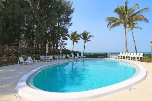 3483 Gulf Shore Blvd, Naples FL 34103-0610 exterior