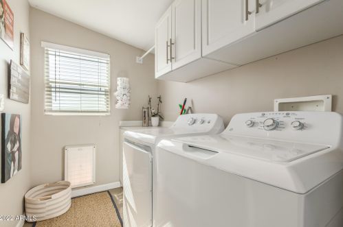 2208 Estrella Rd, Phoenix AZ 85087-8179 exterior