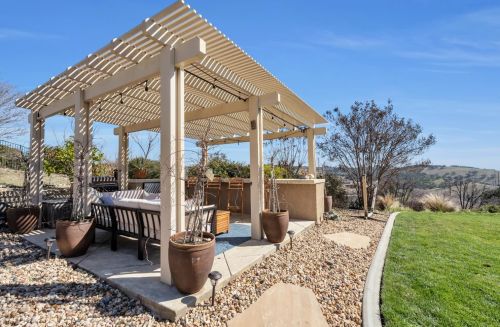 1403 Souza Dr, Folsom CA 95762-7559 exterior