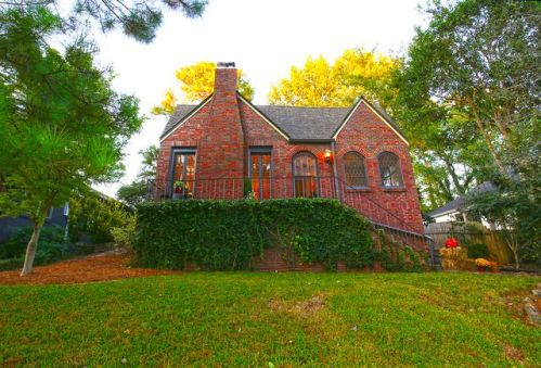 504 Woodland Dr, Birmingham AL  35209-5353 exterior