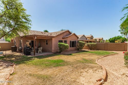 3816 74 Dr, Phoenix AZ 85033-2556 exterior