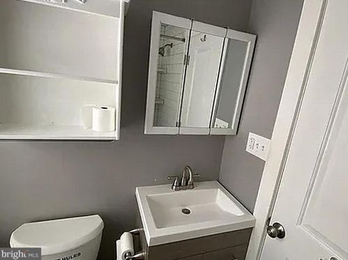 324 18 St, Philadelphia PA 19140-1014 exterior