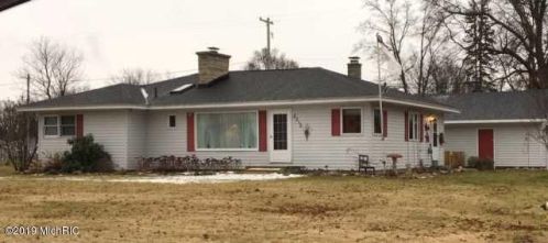 2015 Mary Ave, Meskegon, MI 49444-4518