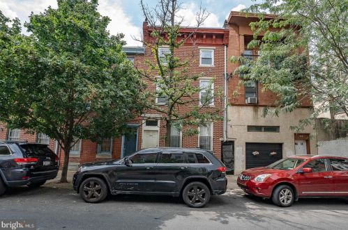 676 15th St, Philadelphia PA  19130-2920 exterior