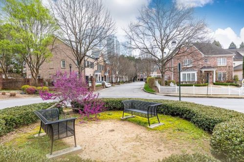 3301 Buckhead Forest Mews, Atlanta, GA 30305-1706