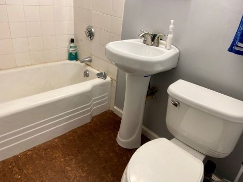 42 Godfrey St, Taunton MA 02780-7031 exterior