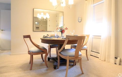 366 Captains Dr, Babylon NY  11704-8233 exterior