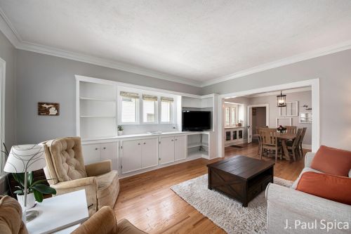 1053 11th St, Grand Rapids, MI 49504-4361