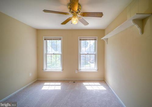 12617 Rock Rdg Rd, Herndon VA 20170-2879 exterior