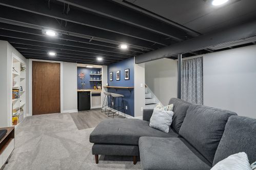 4611 Valleyridge Ave, Wyoming MI exterior