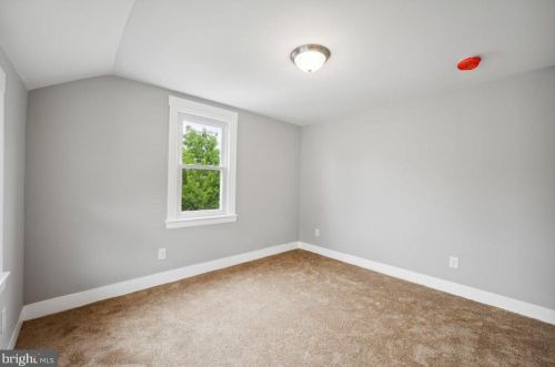 16 Roland Rd, Chester PA 19015-3327 exterior