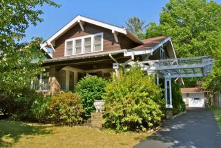 2069 Mckinley Ave, Cleveland OH  44107-5430 exterior