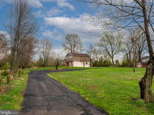 2511 Meetinghouse Rd, Jamison PA 18929-1157 exterior