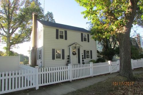 73 Andrews Rd, Quincy, MA 02170-3501