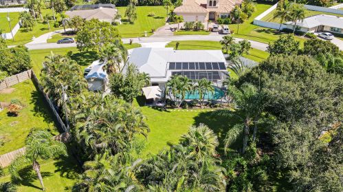 2910 Cates Cir, Fort Pierce FL  34952-5812 exterior