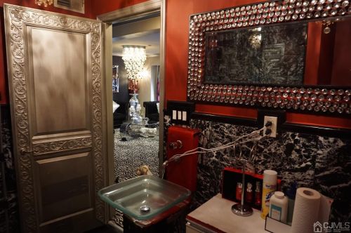 1610 Oak Tree Rd, Iselin NJ 08830-1540 exterior