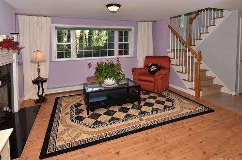 332 Frst St, Hartford CT 06118-2415 exterior