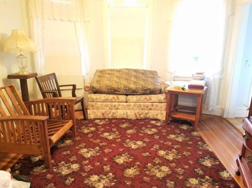 33 Edgewood Ave, Providence, RI 02905-1343