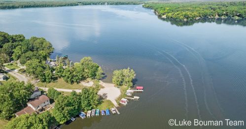 3915 Tomahawk Trl, Allegan, MI 49010-9400