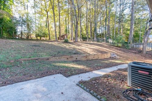 2619 Irene Cir, Duluth GA 30096-4148 exterior