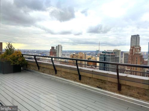 111 15th St, Philadelphia PA  19102-2625 exterior