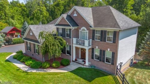 32 Eileen Dr, Wantage, NJ 07461-2818