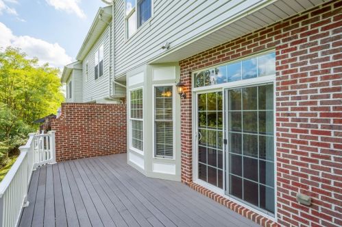 820 Highpointe Cir, Pittsburgh PA 15220-1854 exterior