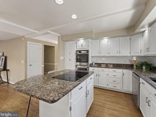 207 Glendale Ave, Alexandria VA 22301-2452 exterior