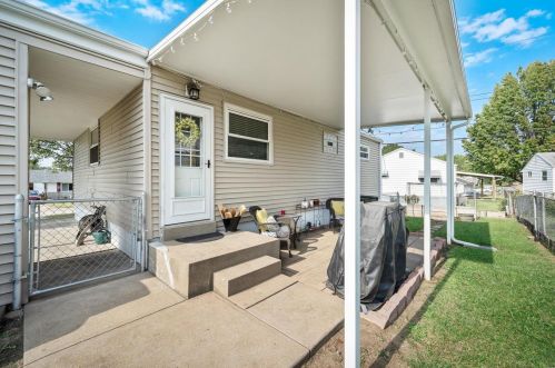 4301 Fatima Dr, Saint Louis MO 63123-6707 exterior