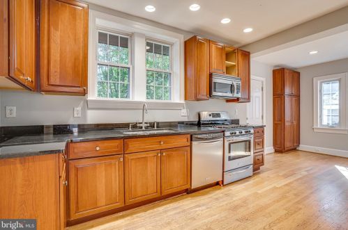 4828 Linnean Ave, Washington DC 20008-2123 exterior