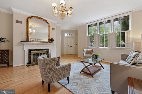 2731 Dumbarton St, Washington DC 20007-3336 exterior